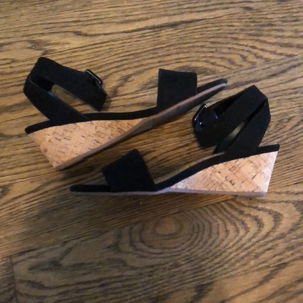 Sandals - Picture 3 of 4